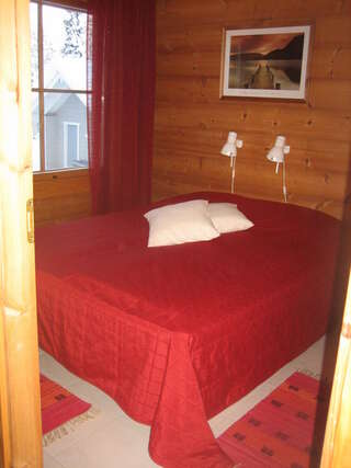 Дома для отпуска Lost Inn Cabins Экясломполо Коттедж с одной спальней и сауной - Röhköpolku-1